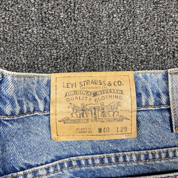 Vintage Levi’s Mens Black Tab Jeans Relaxed Straight Leg Light Washed Size 40x29 - Picture 7 of 7